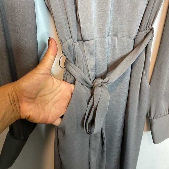 BCBGMaxAzria Charlene Gray Long Sleeve Dress - VNeck - XS - Satin feel - pockets - Picture 4 of 10